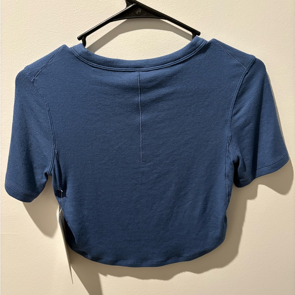 lululemon Navy Hold Tight Ribbed Cropped T-Shirt - NWT Size 6 - Picture 3 of 6